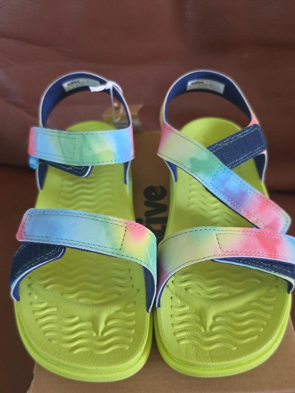 Native Shoes Kid's Girls Charley Sugarlite Celery/Rainbow Tie-Dye size j2 new wi